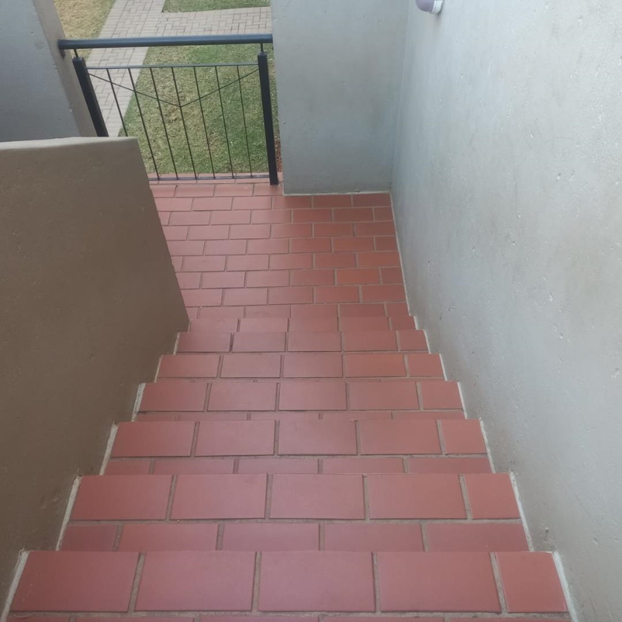 2 Bedroom Property for Sale in Klippoortje Gauteng