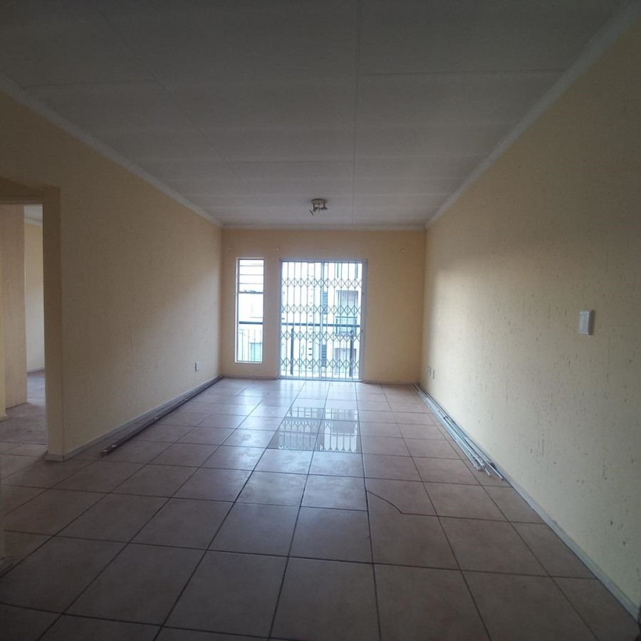 2 Bedroom Property for Sale in Klippoortje Gauteng