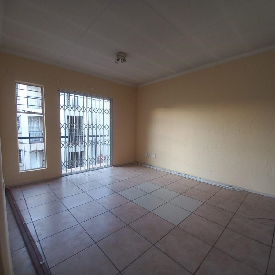 2 Bedroom Property for Sale in Klippoortje Gauteng