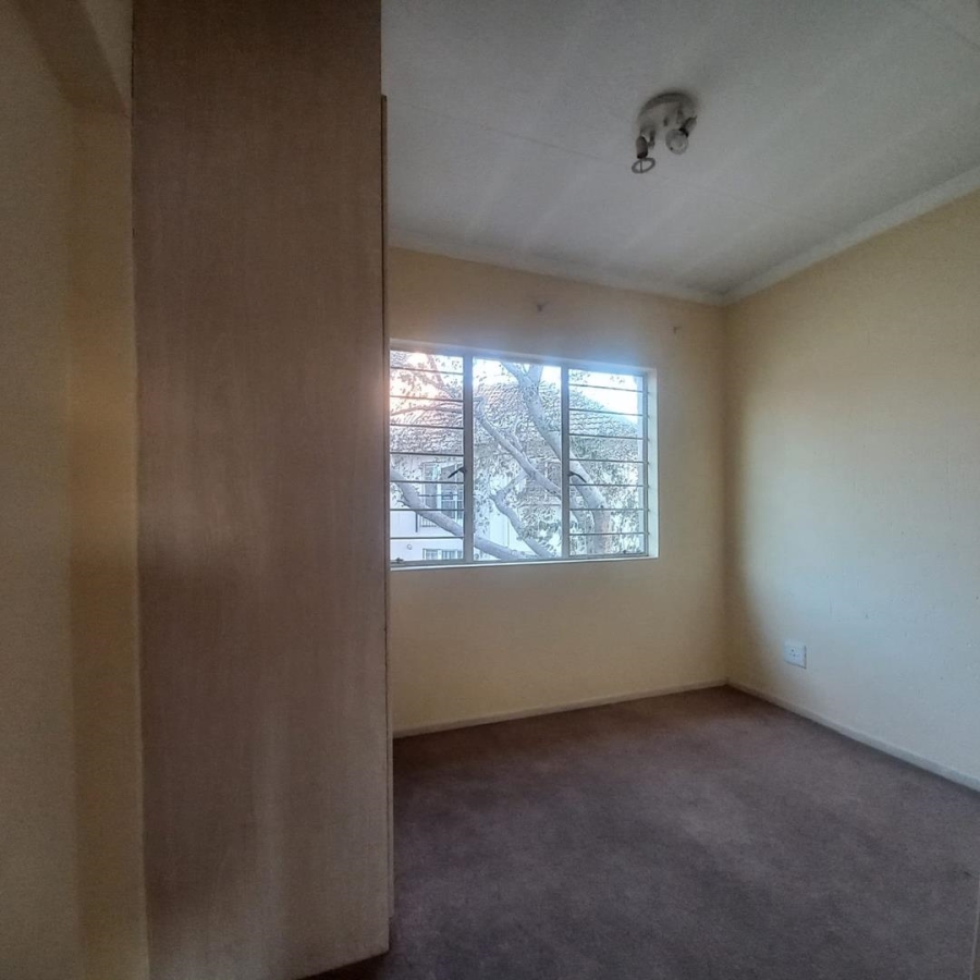 2 Bedroom Property for Sale in Klippoortje Gauteng