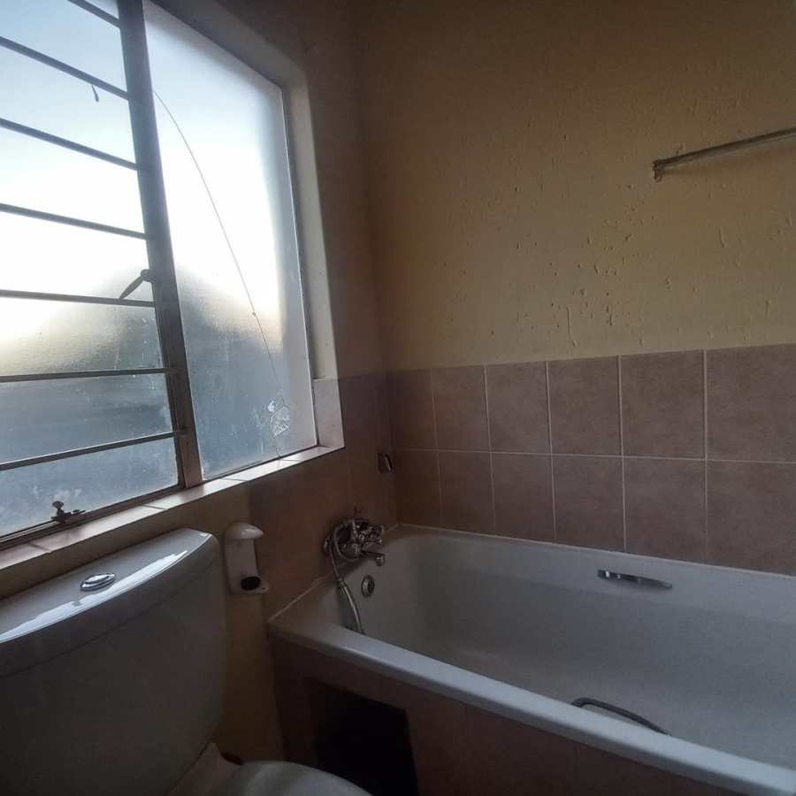 2 Bedroom Property for Sale in Klippoortje Gauteng