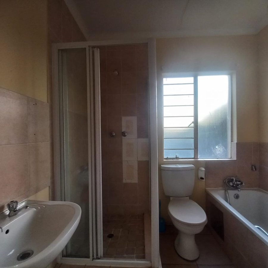 2 Bedroom Property for Sale in Klippoortje Gauteng