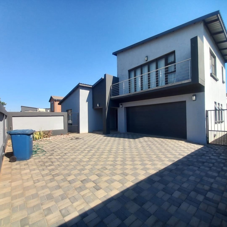 4 Bedroom Property for Sale in Derdepoort Gauteng