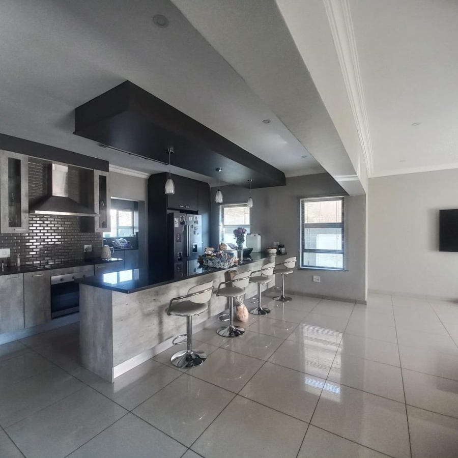 4 Bedroom Property for Sale in Derdepoort Gauteng