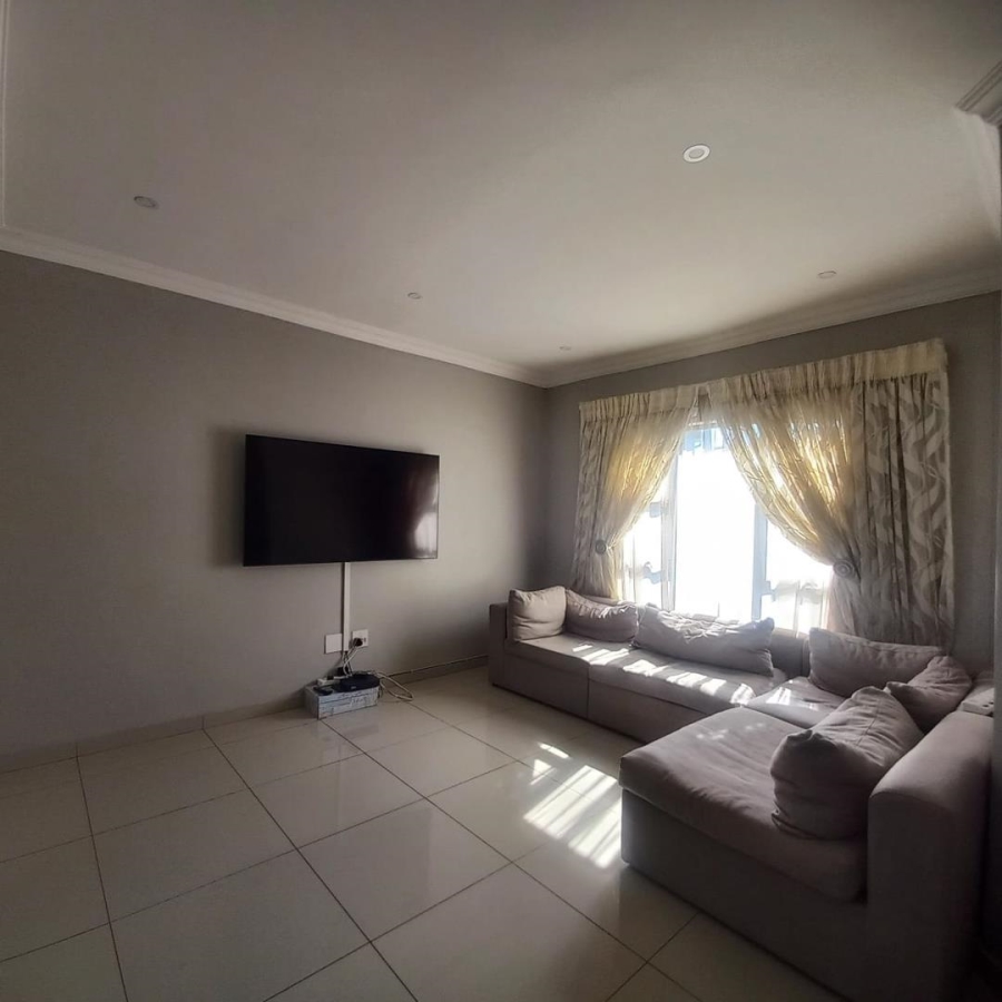 4 Bedroom Property for Sale in Derdepoort Gauteng
