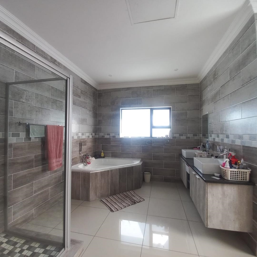 4 Bedroom Property for Sale in Derdepoort Gauteng