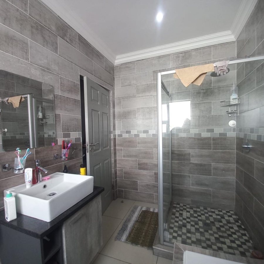 4 Bedroom Property for Sale in Derdepoort Gauteng