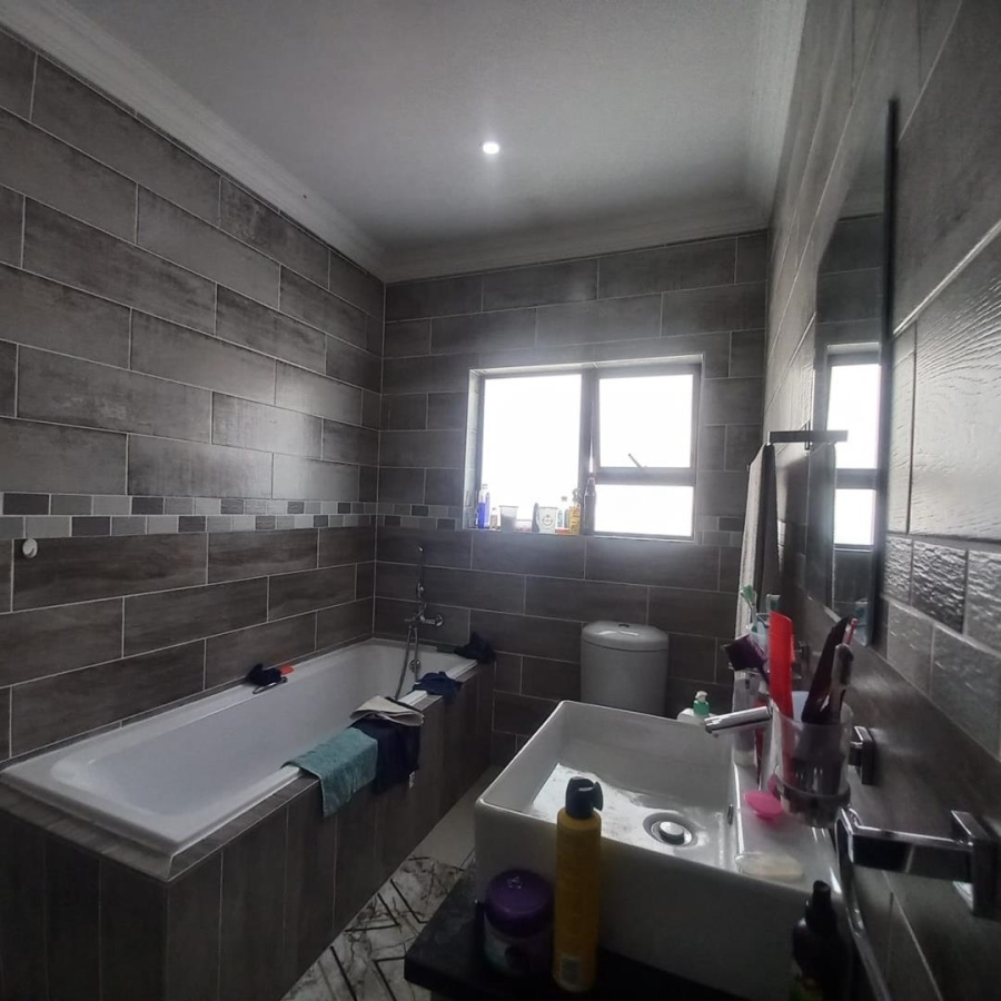 4 Bedroom Property for Sale in Derdepoort Gauteng