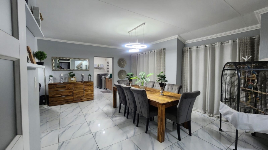 To Let 4 Bedroom Property for Rent in Parkrand Gauteng