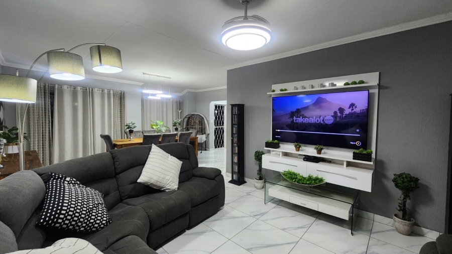 To Let 4 Bedroom Property for Rent in Parkrand Gauteng