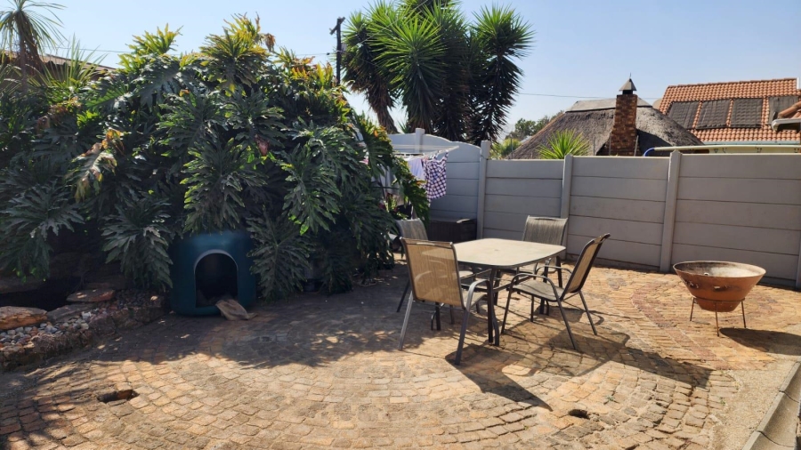 To Let 4 Bedroom Property for Rent in Parkrand Gauteng