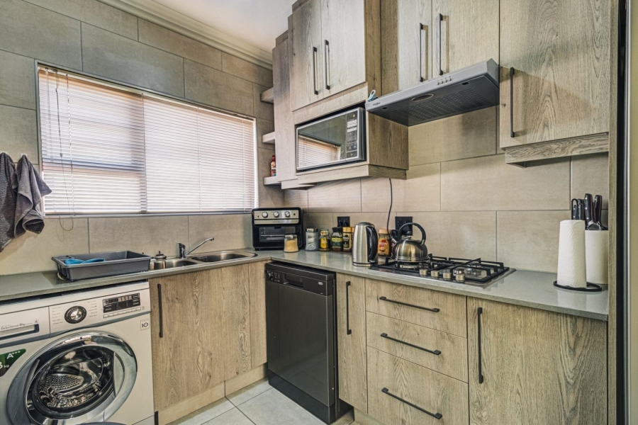 2 Bedroom Property for Sale in Bartlett Gauteng