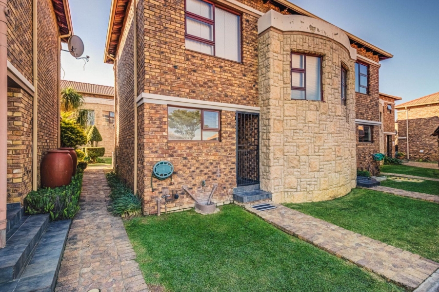 2 Bedroom Property for Sale in Bartlett Gauteng