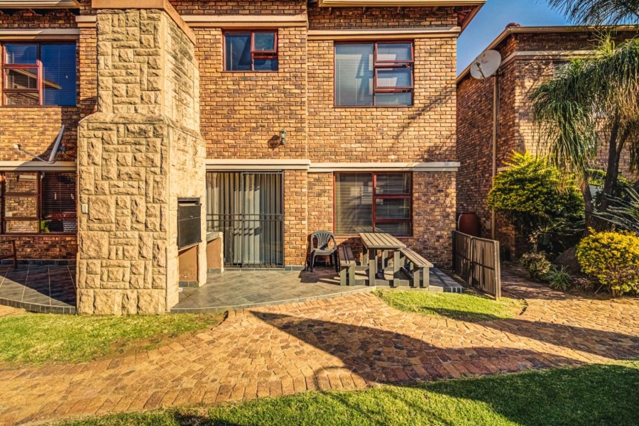 2 Bedroom Property for Sale in Bartlett Gauteng