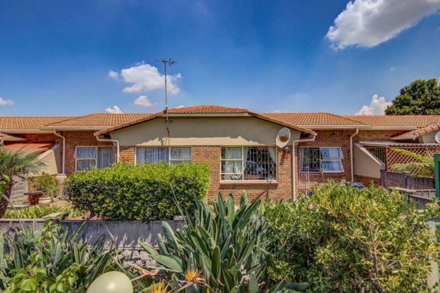 2 Bedroom Property for Sale in Beyers Park Gauteng
