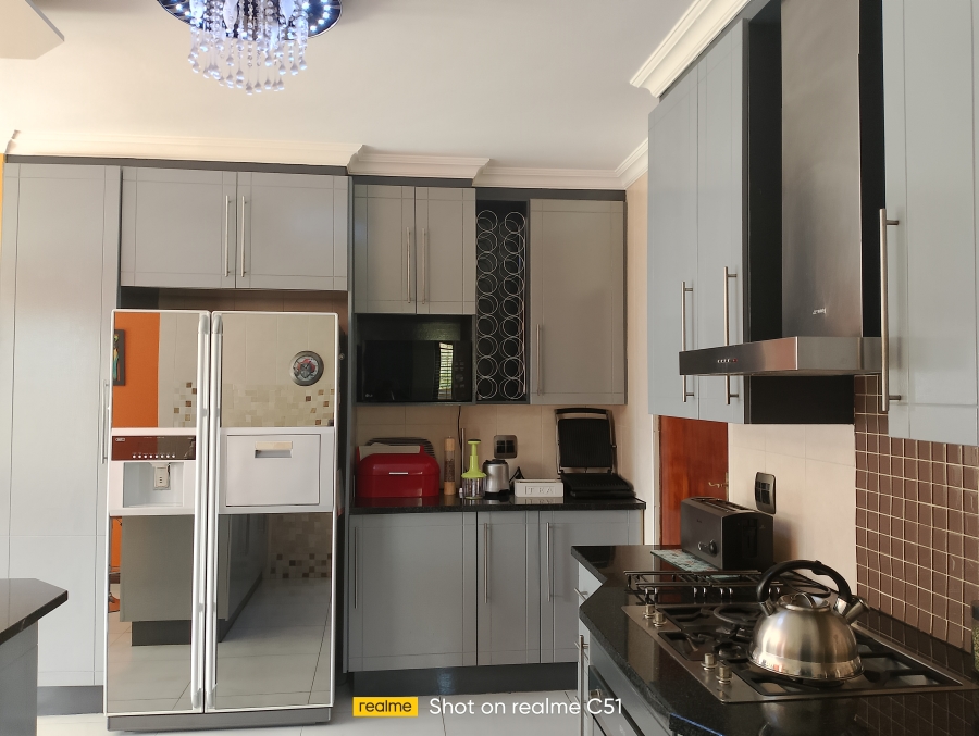 4 Bedroom Property for Sale in Helderwyk Gauteng