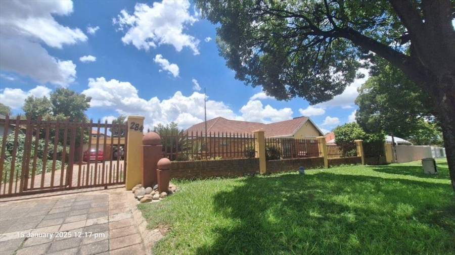 3 Bedroom Property for Sale in Parkdene Gauteng