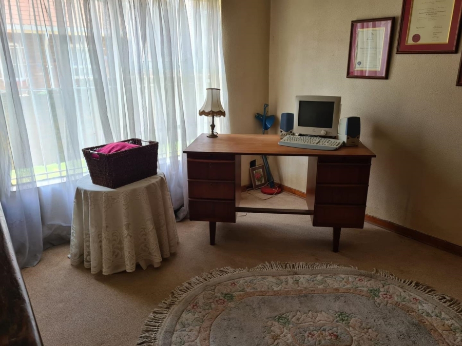 3 Bedroom Property for Sale in Dunnottar Gauteng