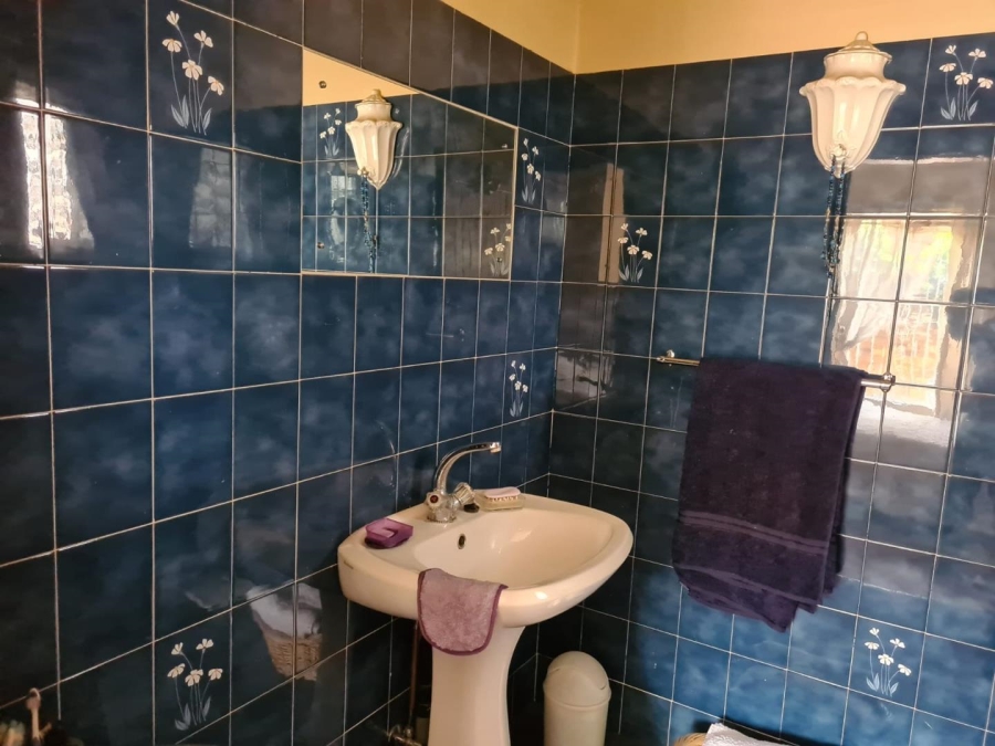 3 Bedroom Property for Sale in Dunnottar Gauteng