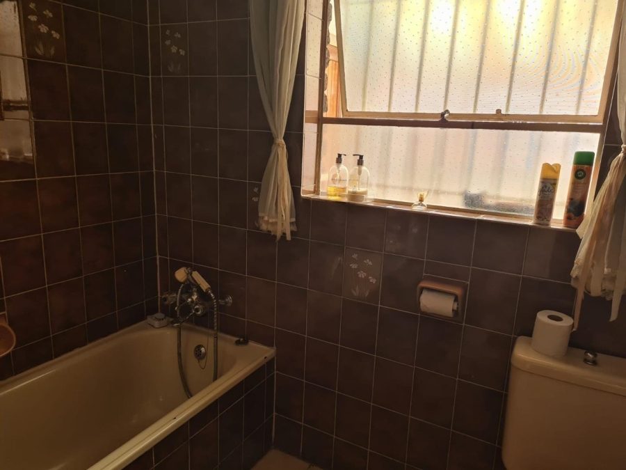 3 Bedroom Property for Sale in Dunnottar Gauteng