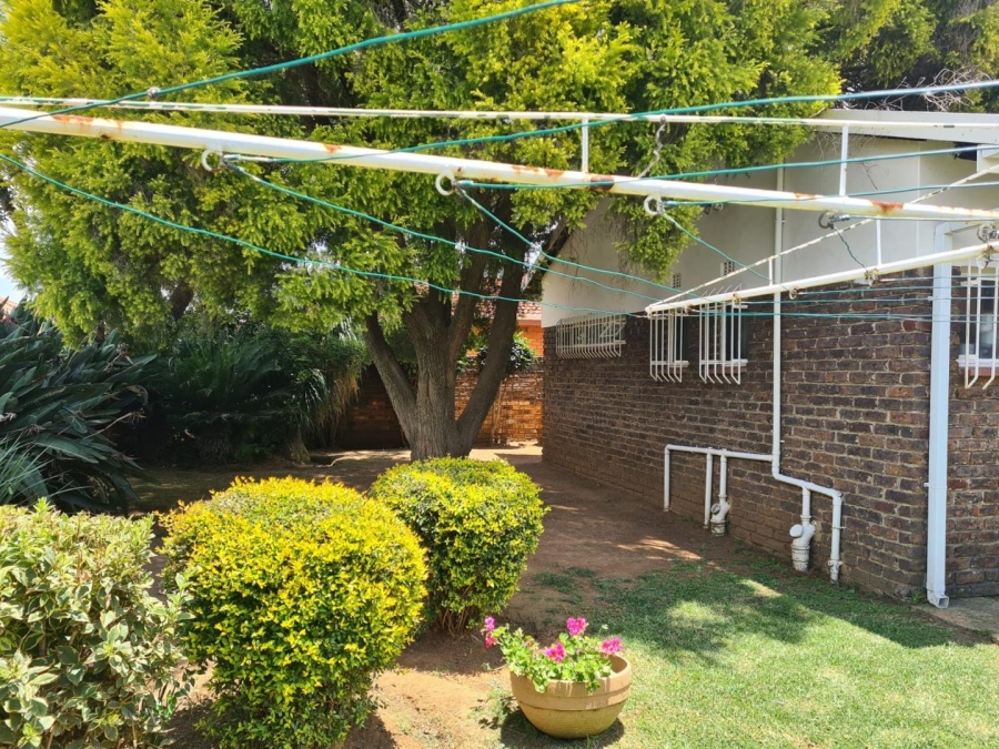 3 Bedroom Property for Sale in Dunnottar Gauteng