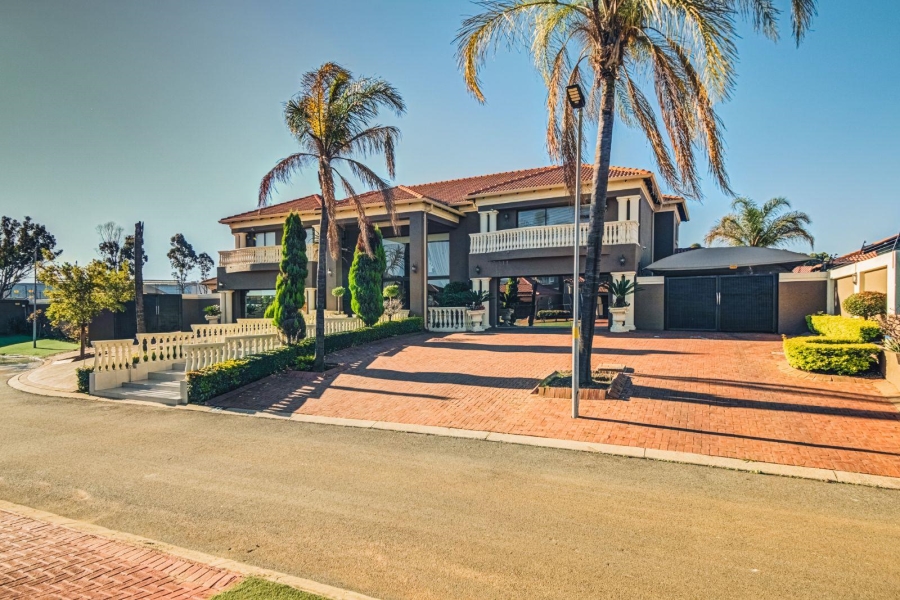 7 Bedroom Property for Sale in Helderwyk Gauteng
