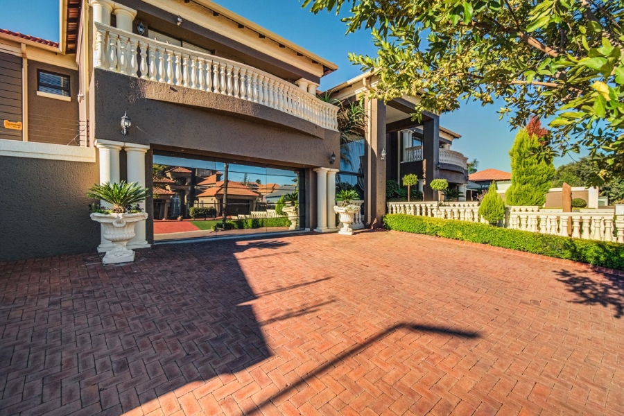 7 Bedroom Property for Sale in Helderwyk Gauteng