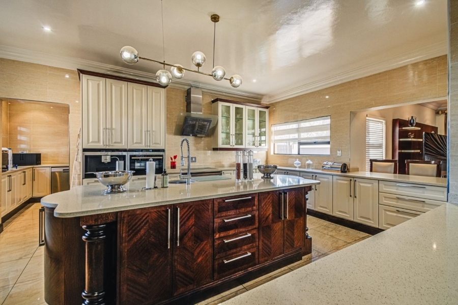 7 Bedroom Property for Sale in Helderwyk Gauteng