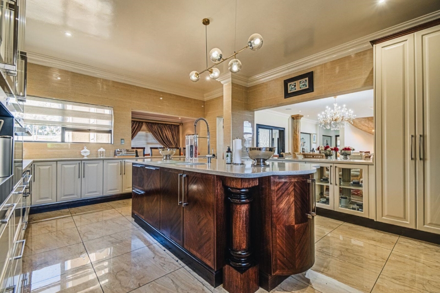 7 Bedroom Property for Sale in Helderwyk Gauteng