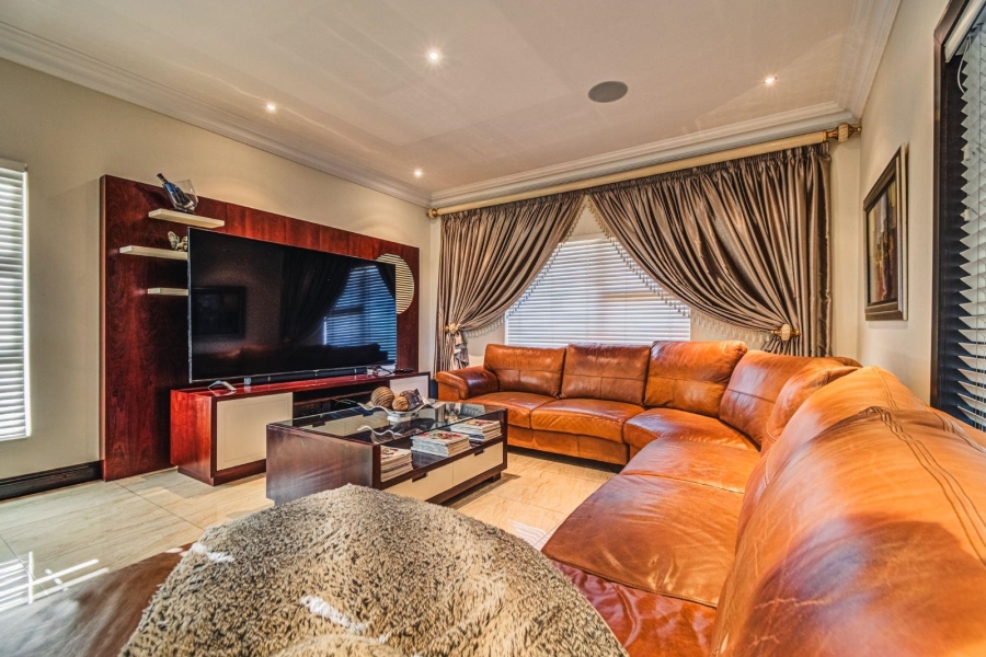 7 Bedroom Property for Sale in Helderwyk Gauteng