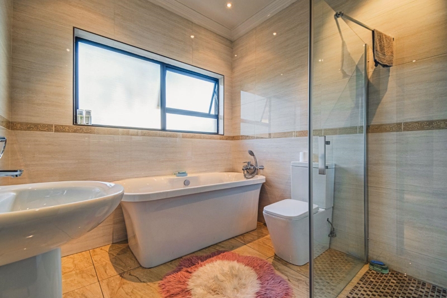 7 Bedroom Property for Sale in Helderwyk Gauteng