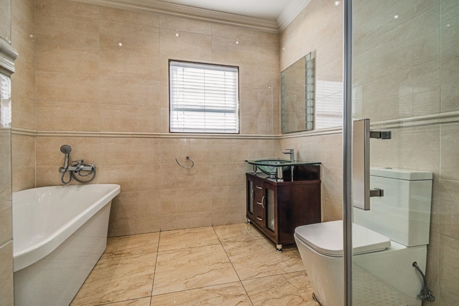 7 Bedroom Property for Sale in Helderwyk Gauteng