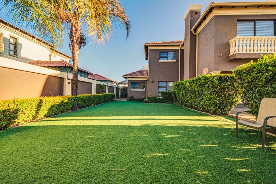 7 Bedroom Property for Sale in Helderwyk Gauteng