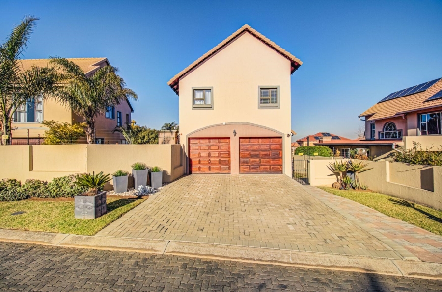 2 Bedroom Property for Sale in Glen Marais Gauteng