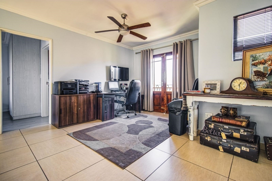 2 Bedroom Property for Sale in Glen Marais Gauteng