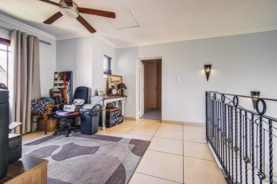 2 Bedroom Property for Sale in Glen Marais Gauteng