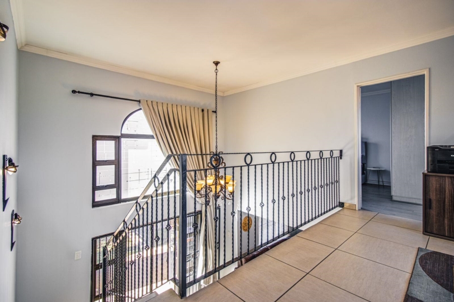 2 Bedroom Property for Sale in Glen Marais Gauteng