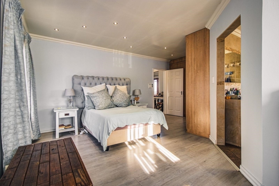 2 Bedroom Property for Sale in Glen Marais Gauteng