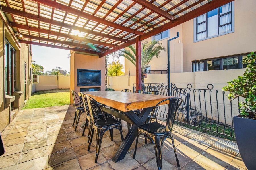 2 Bedroom Property for Sale in Glen Marais Gauteng