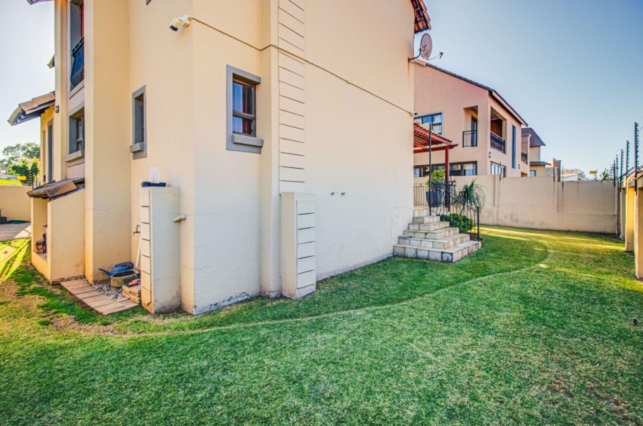 2 Bedroom Property for Sale in Glen Marais Gauteng
