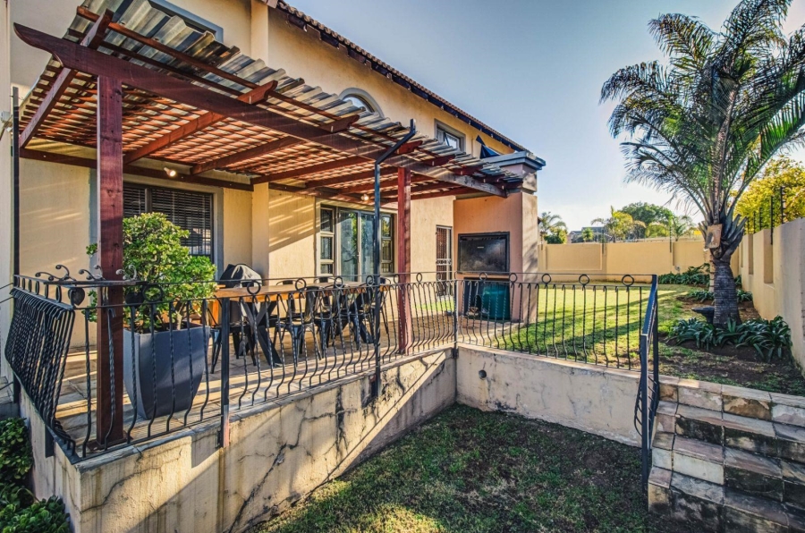 2 Bedroom Property for Sale in Glen Marais Gauteng