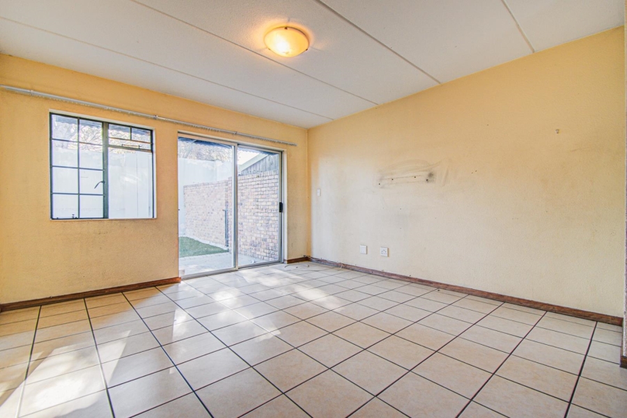 2 Bedroom Property for Sale in Farrar Park Gauteng