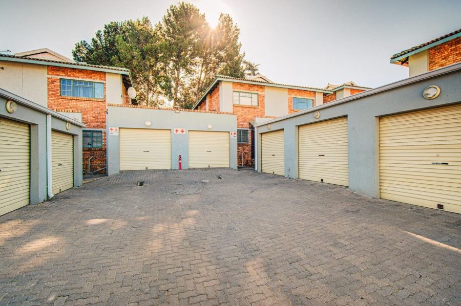 2 Bedroom Property for Sale in Farrar Park Gauteng