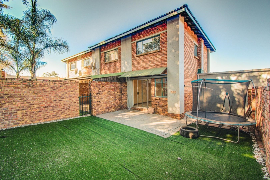 2 Bedroom Property for Sale in Farrar Park Gauteng