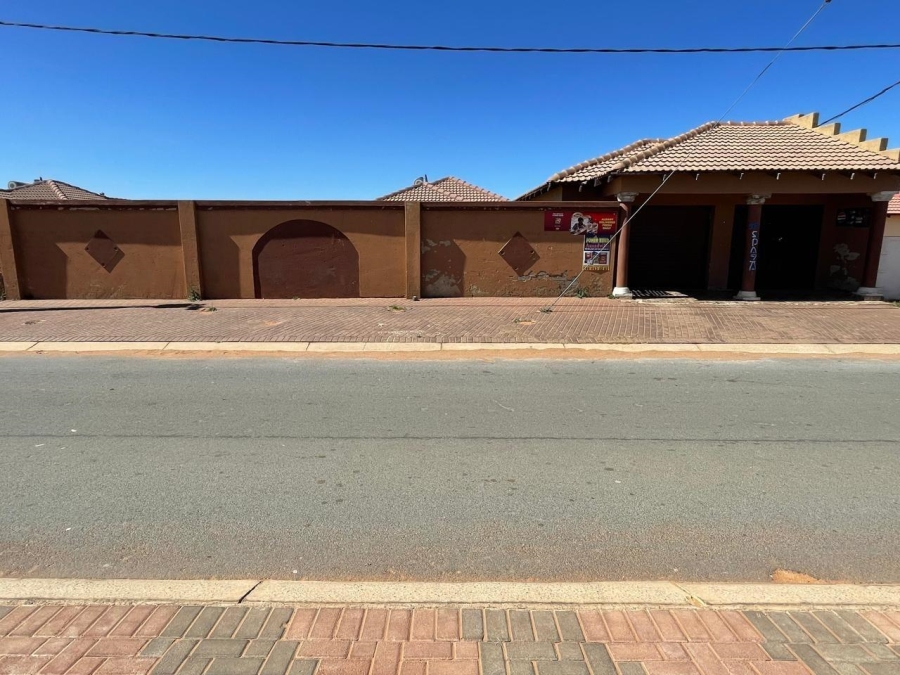 3 Bedroom Property for Sale in Azaadville Gardens Gauteng