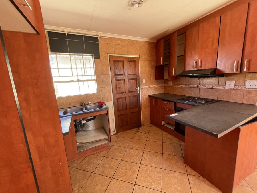 3 Bedroom Property for Sale in Azaadville Gardens Gauteng