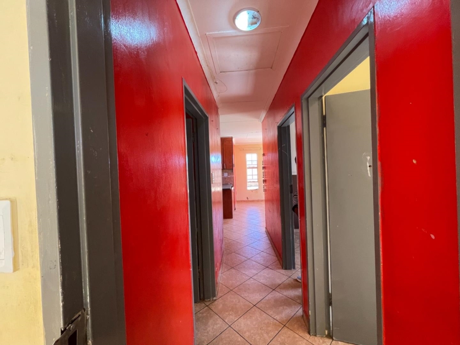 3 Bedroom Property for Sale in Azaadville Gardens Gauteng