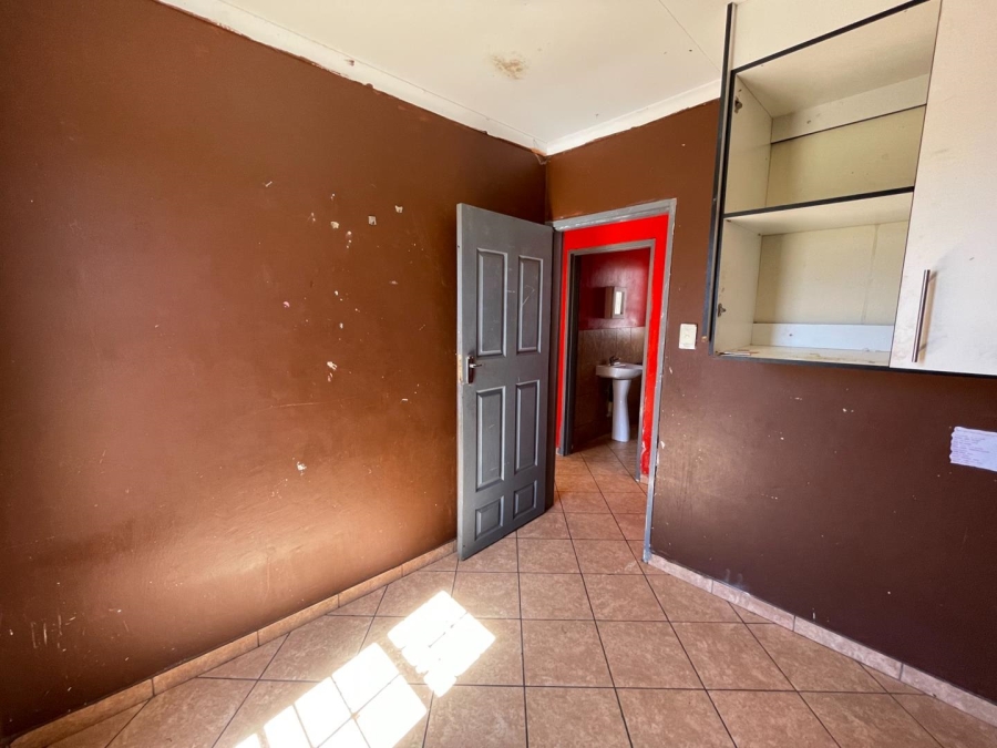 3 Bedroom Property for Sale in Azaadville Gardens Gauteng