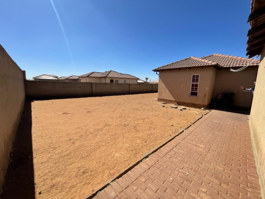 3 Bedroom Property for Sale in Azaadville Gardens Gauteng
