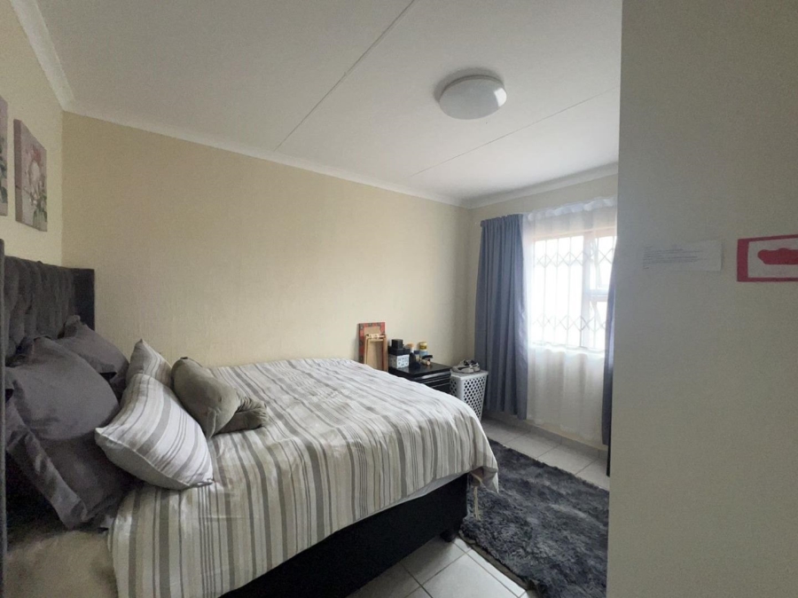 3 Bedroom Property for Sale in Azaadville Gardens Gauteng